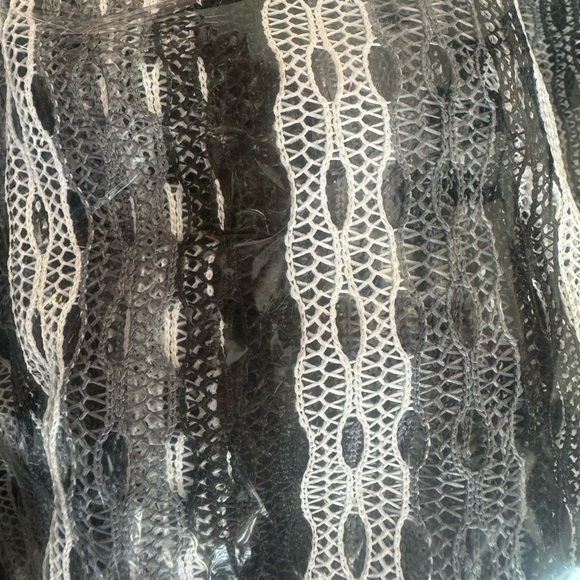 ❤️NWT BOUTIQUE   CLASSIC BLACK & WHITE  *OPEN FRONT TOPPER/KIMONO/COVER UP* OSFA - Picture 3 of 3